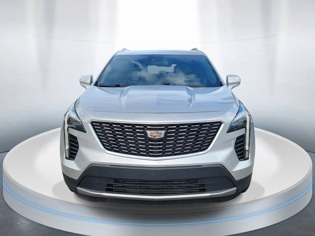 Used 2022 Cadillac XT4 Premium Luxury w/ Technology Package image 2