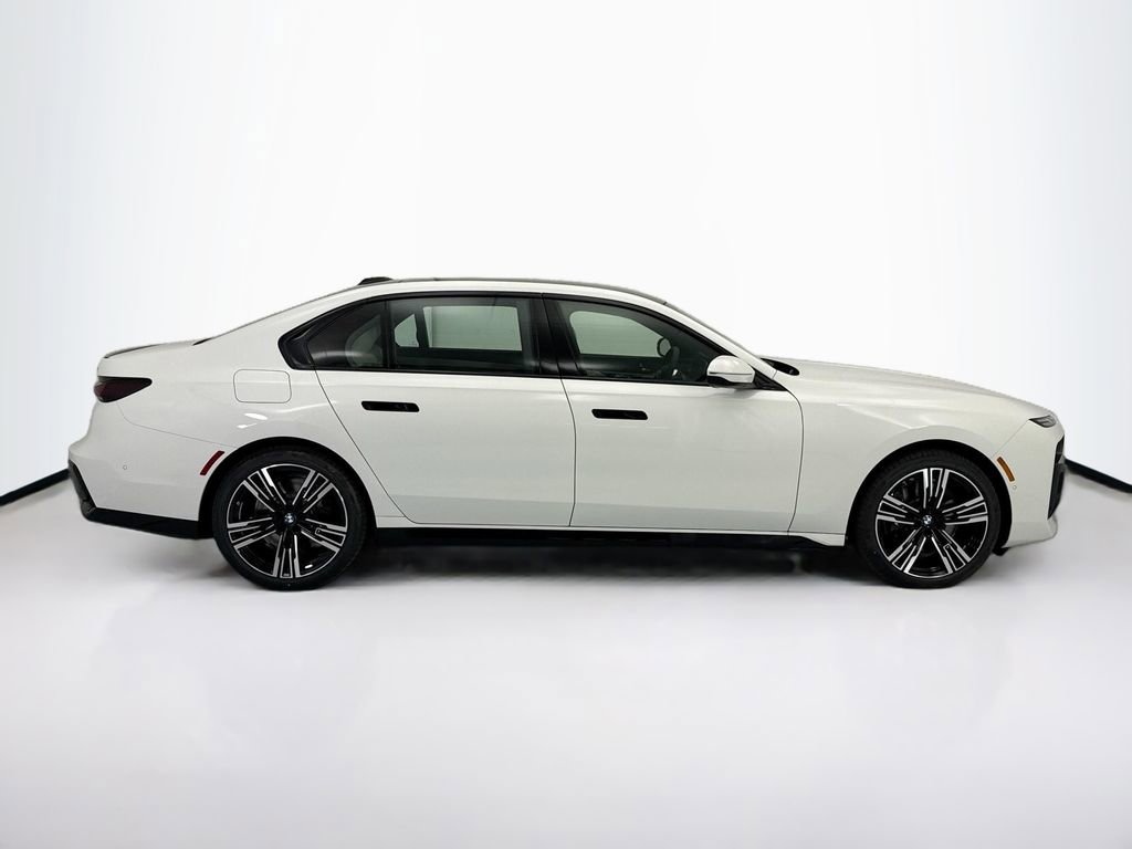 New 2026 BMW i7 xDrive60 AWD/4WD image 4