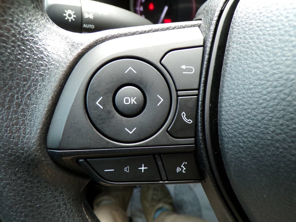 Used 2024 Toyota RAV4 XLE w/ Convenience Package FWD image 31