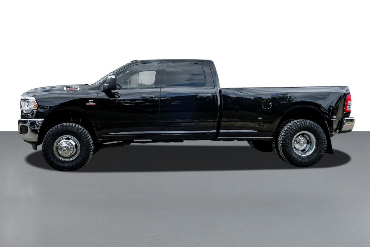 Used 2023 RAM 3500 Tradesman image 9