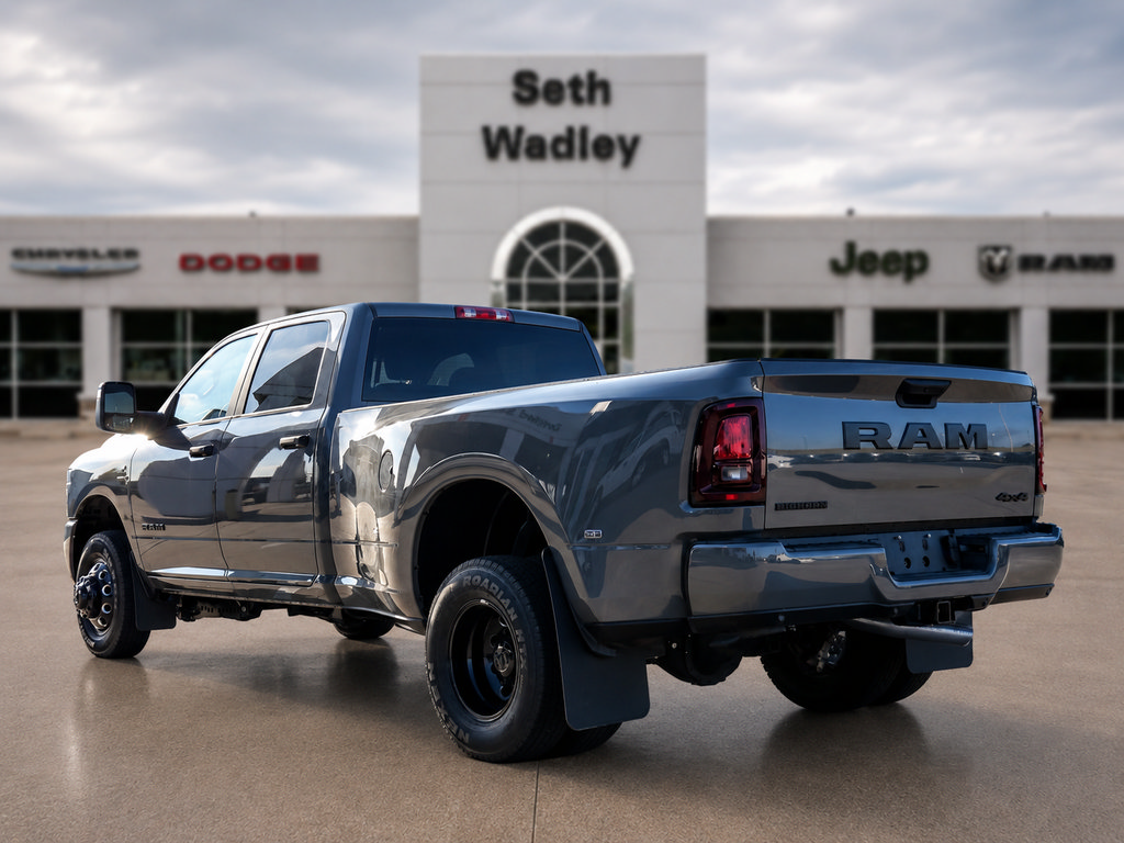 New 2026 RAM 3500 Big Horn AWD/4WD image 5
