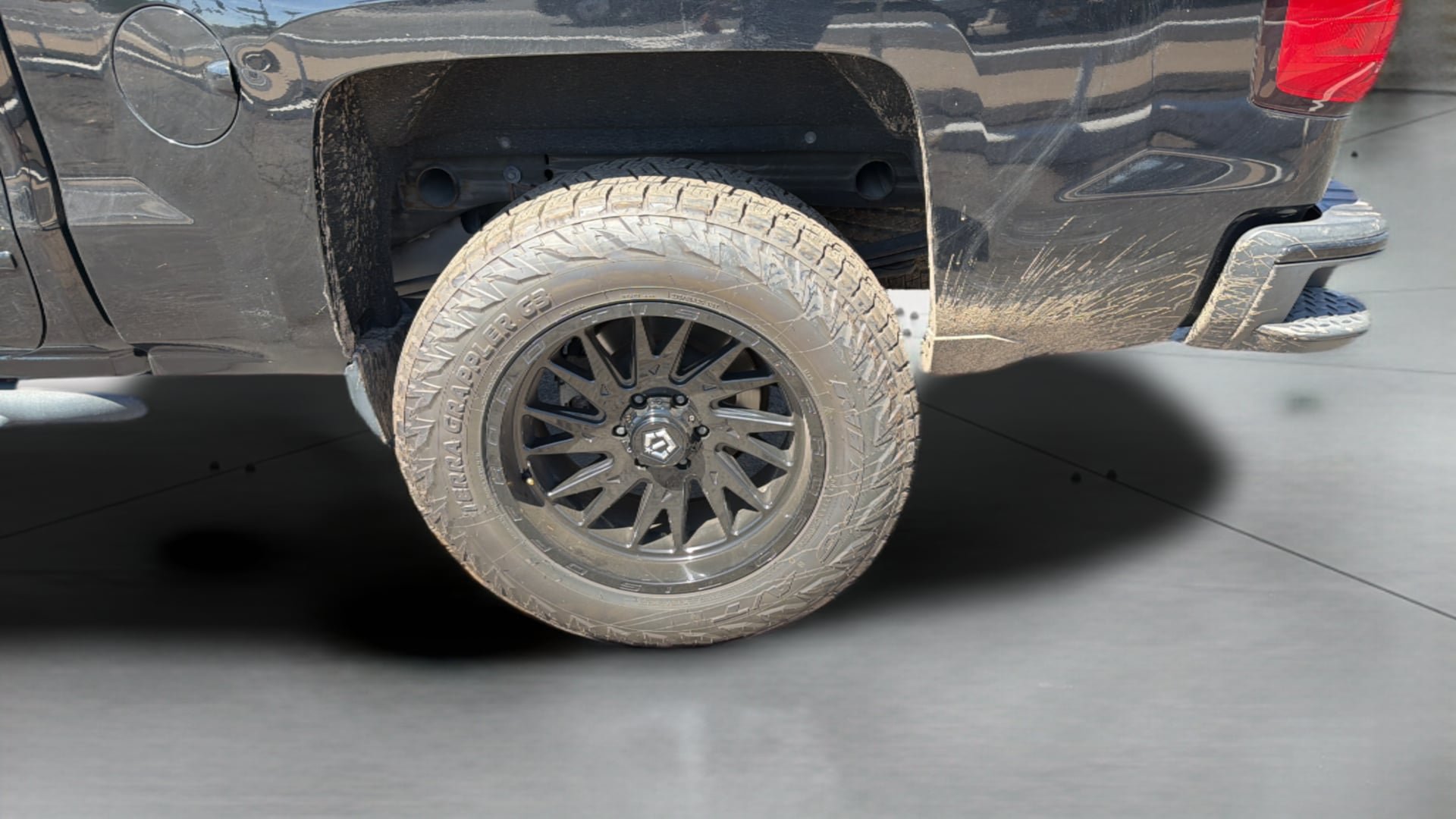 Used 2015 Chevrolet Silverado 1500 LTZ Z71 w/ Midnight Edition AWD/4WD image 18