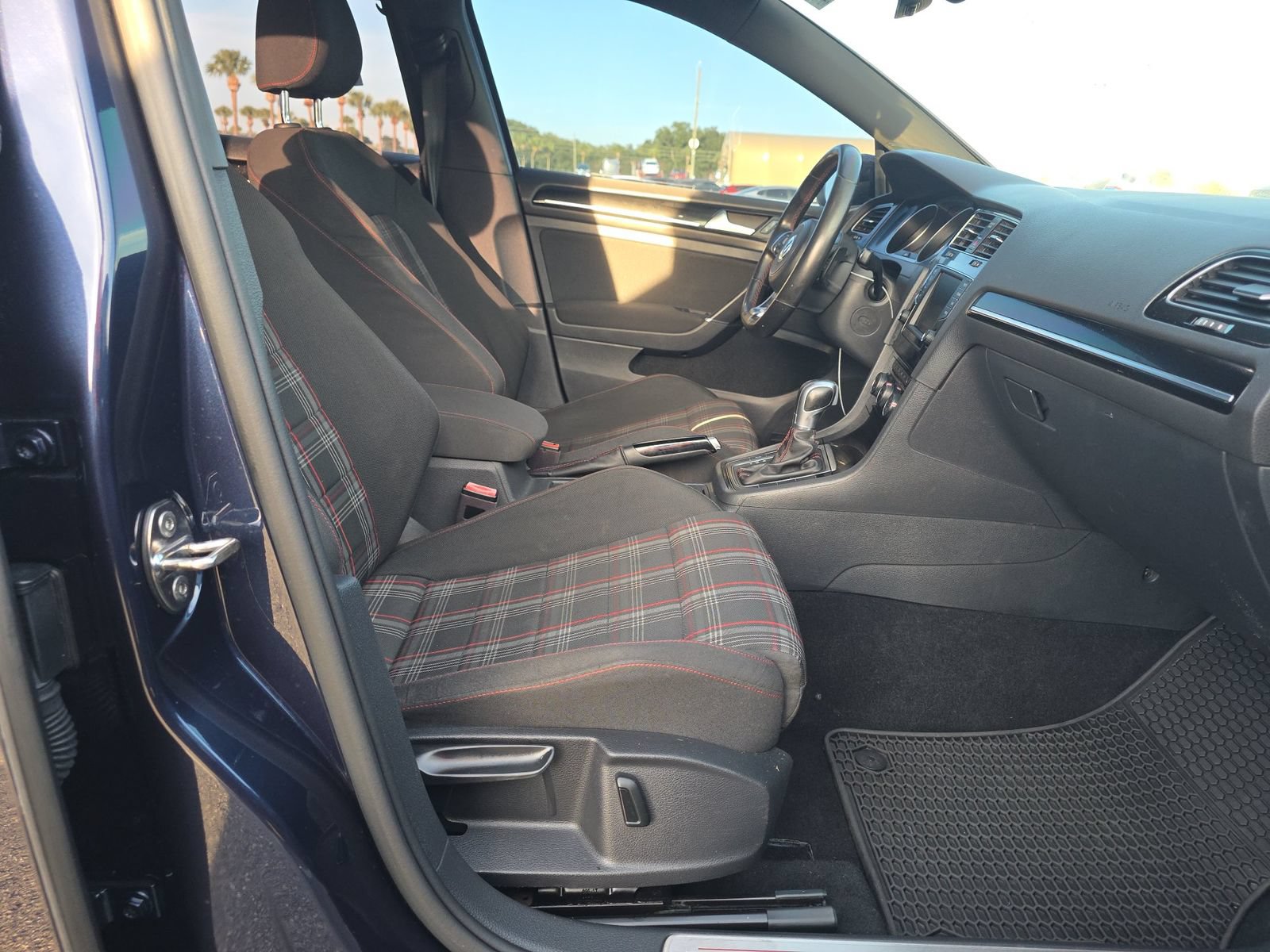 Used 2017 Volkswagen GTI S FWD image 6