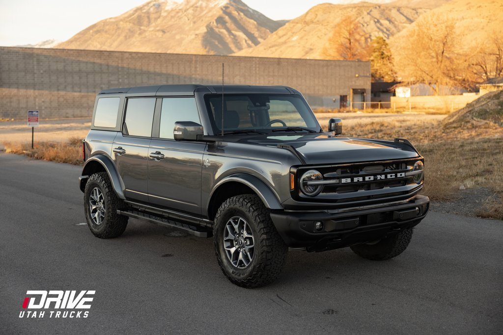 Used 2021 Ford Bronco Outer Banks image 2