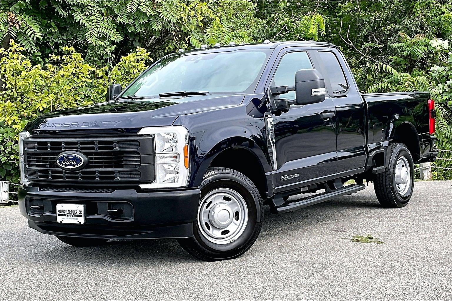 Used 2024 Ford F350 XL w/ 360-Degree Camera Package RWD image 3