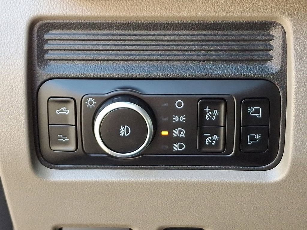 Certified 2025 Ford F250 Platinum w/ Platinum Plus Package image 25