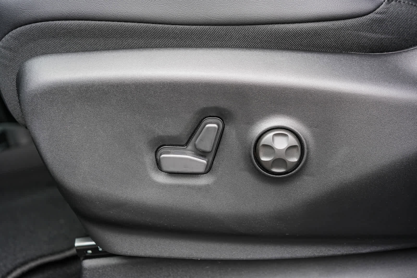 New 2026 Chrysler Voyager LX image 21