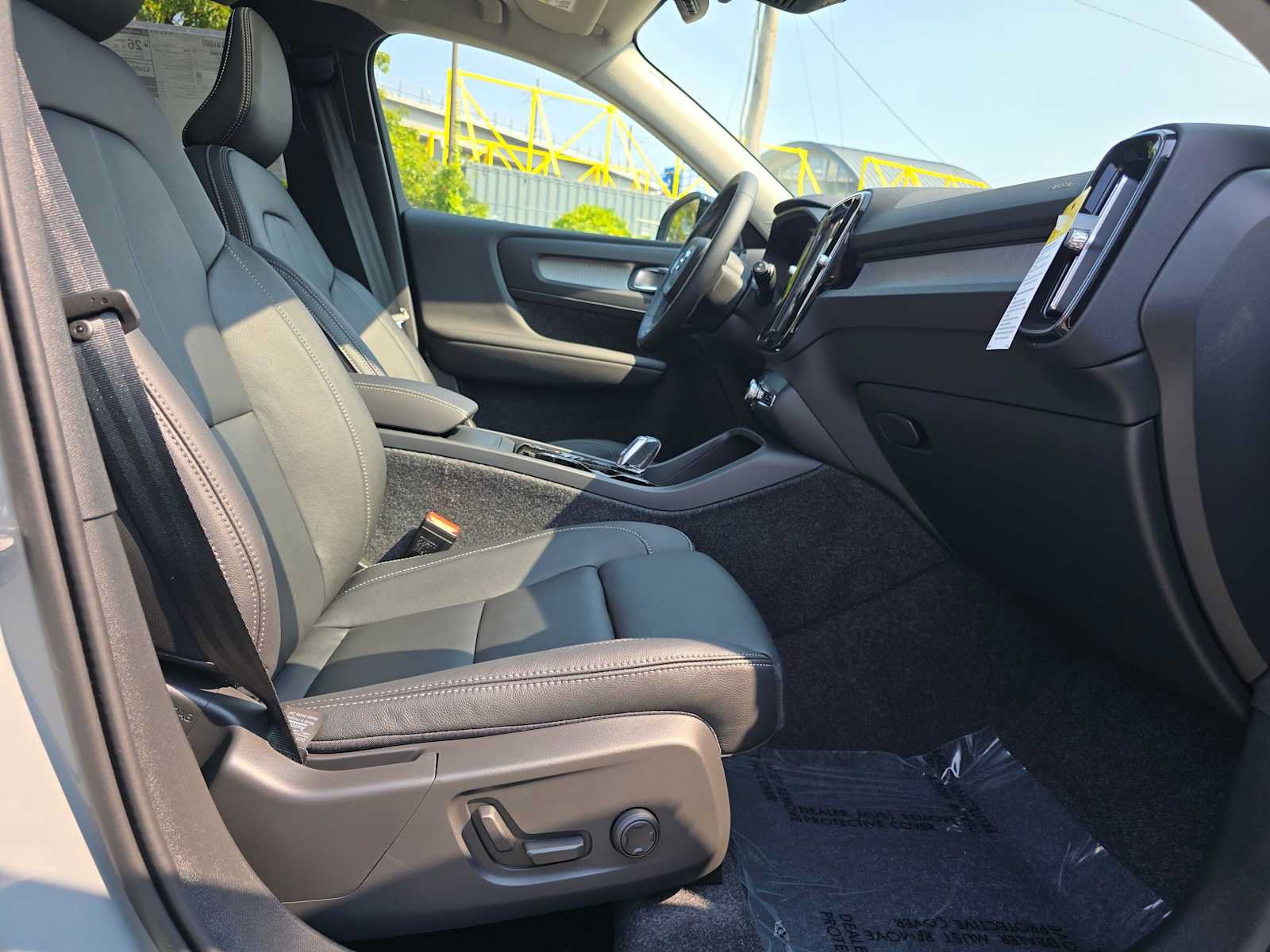 New 2026 Volvo XC40 B5 Ultra w/ Protection Package Premier AWD/4WD image 10