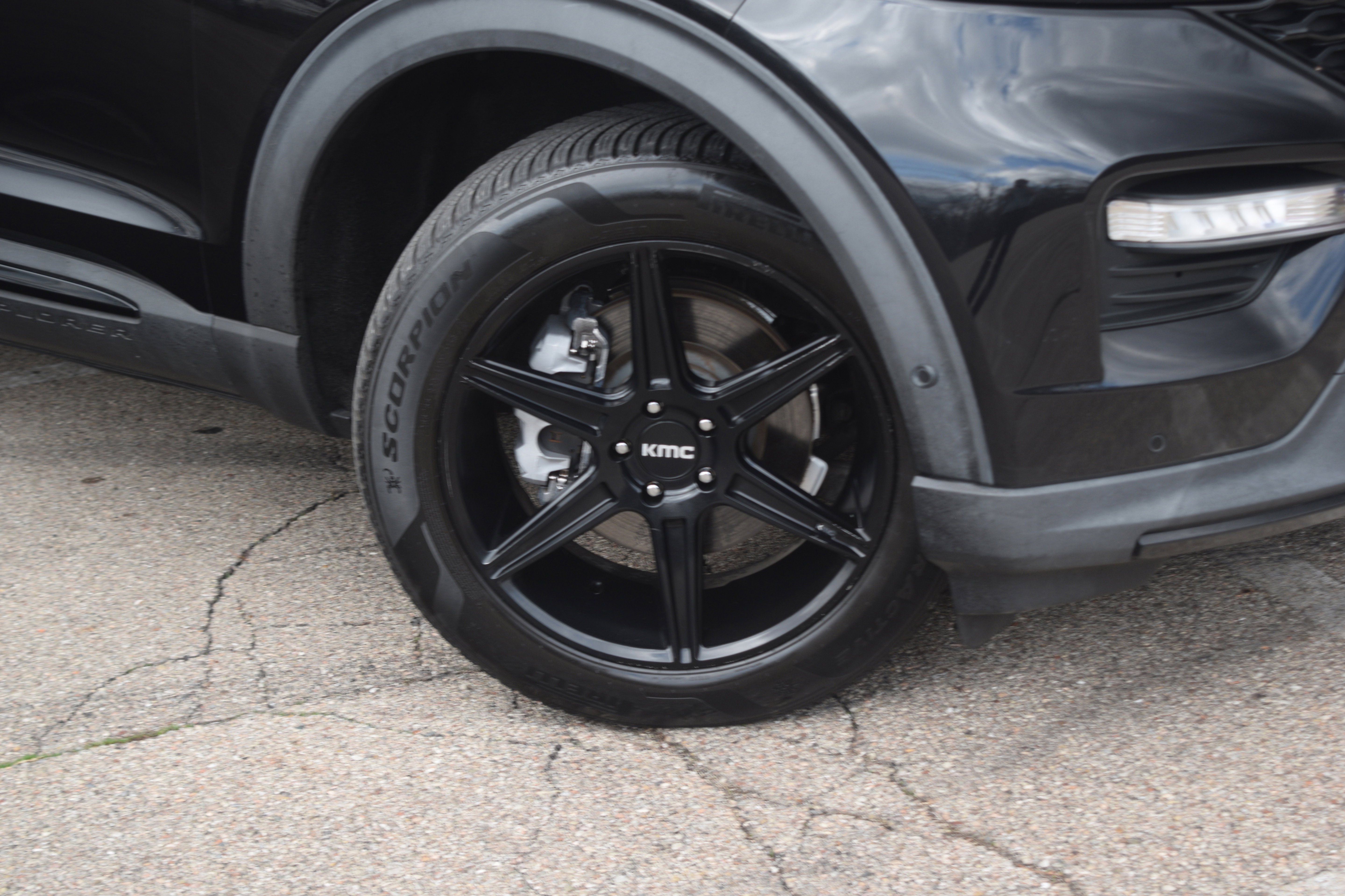 Used 2020 Ford Explorer ST w/ Premium Technology Package image 31