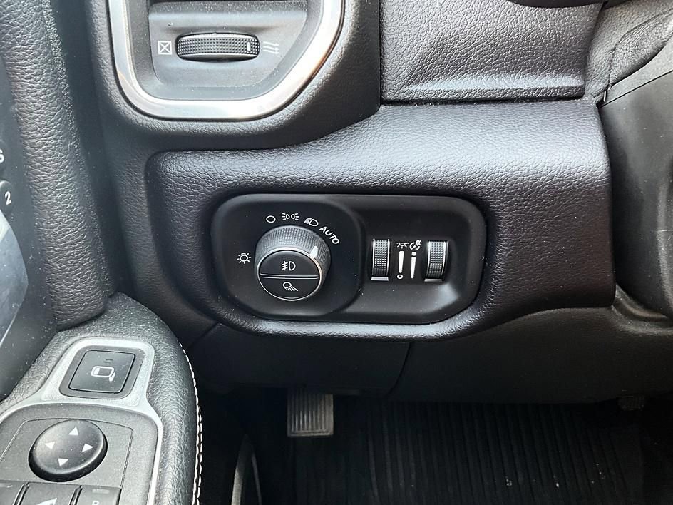 Used 2022 RAM 3500 Laramie image 16