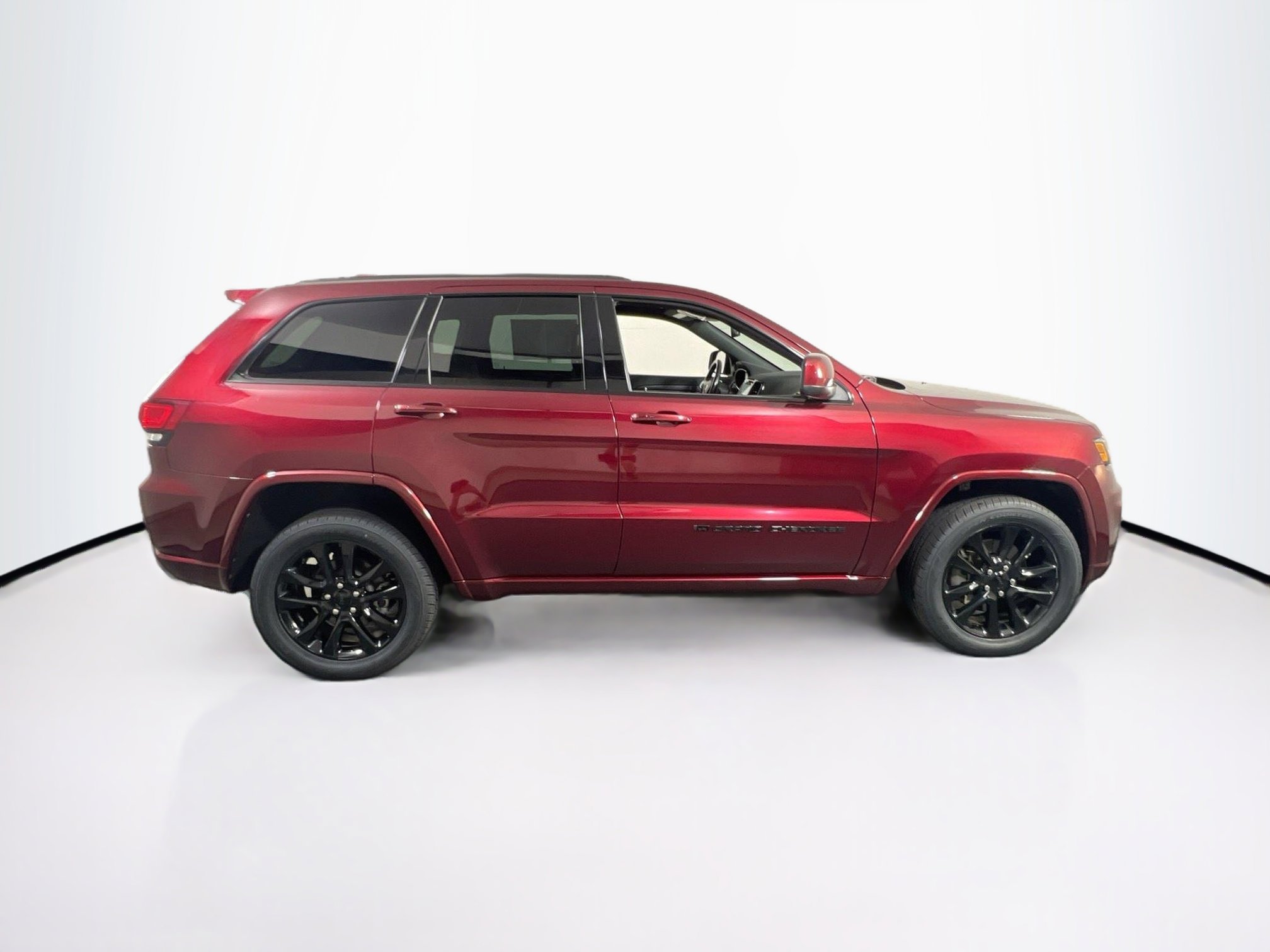 Used 2022 Jeep Grand Cherokee Laredo X image 4