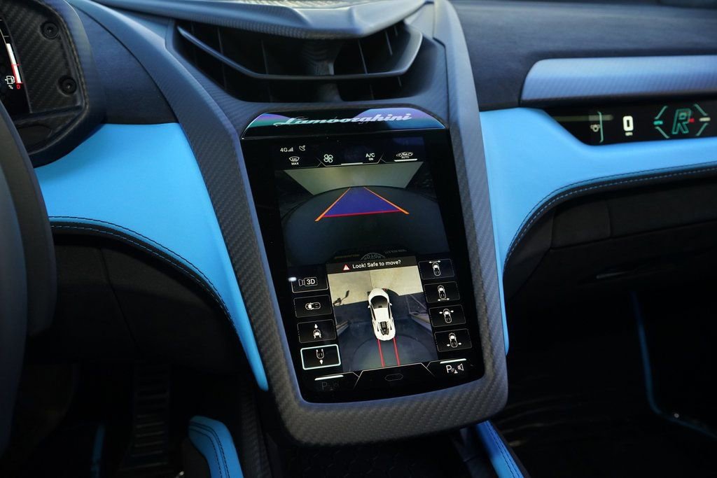 Used 2025 Lamborghini Revuelto image 28