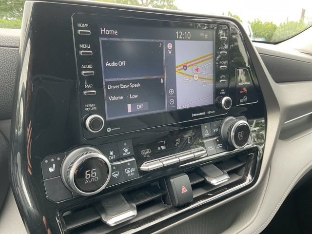 Used 2021 Toyota Highlander XLE AWD/4WD image 29
