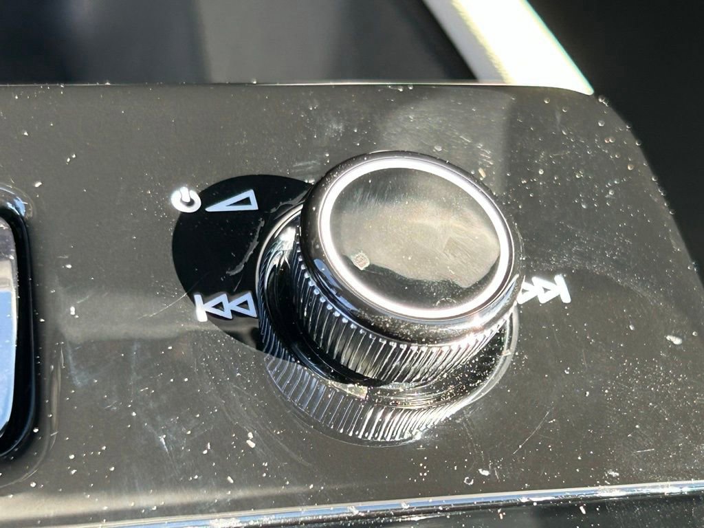 Used 2025 Audi Q6 e-tron Premium w/ Convenience Package image 38