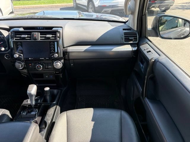 Used 2022 Toyota 4Runner TRD Off-Road Premium w/ Moonroof Package AWD/4WD image 24