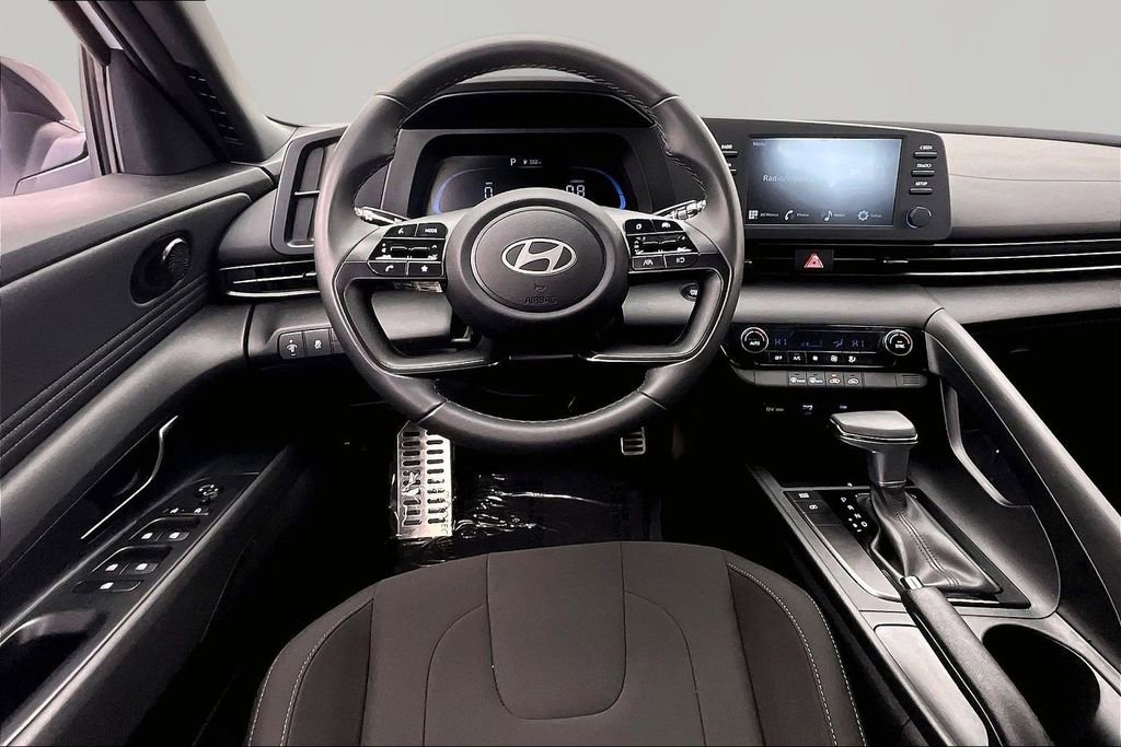 Used 2025 Hyundai Elantra Sport FWD image 5