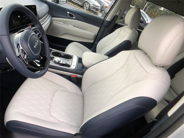 New 2026 Kia Carnival EX image 11