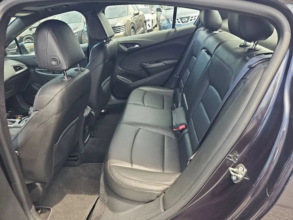 Used 2016 Chevrolet Cruze Premier FWD image 13