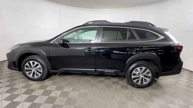 Used 2023 Subaru Outback Premium AWD/4WD image 8