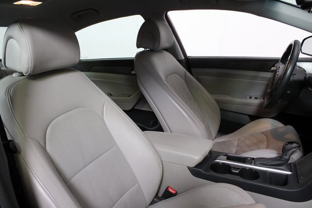 Used 2015 Hyundai Sonata Sport w/ Option Group 03 image 12