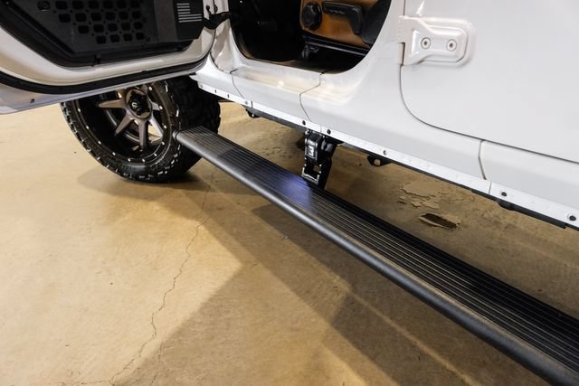 Used 2020 Jeep Gladiator Overland AWD/4WD image 10