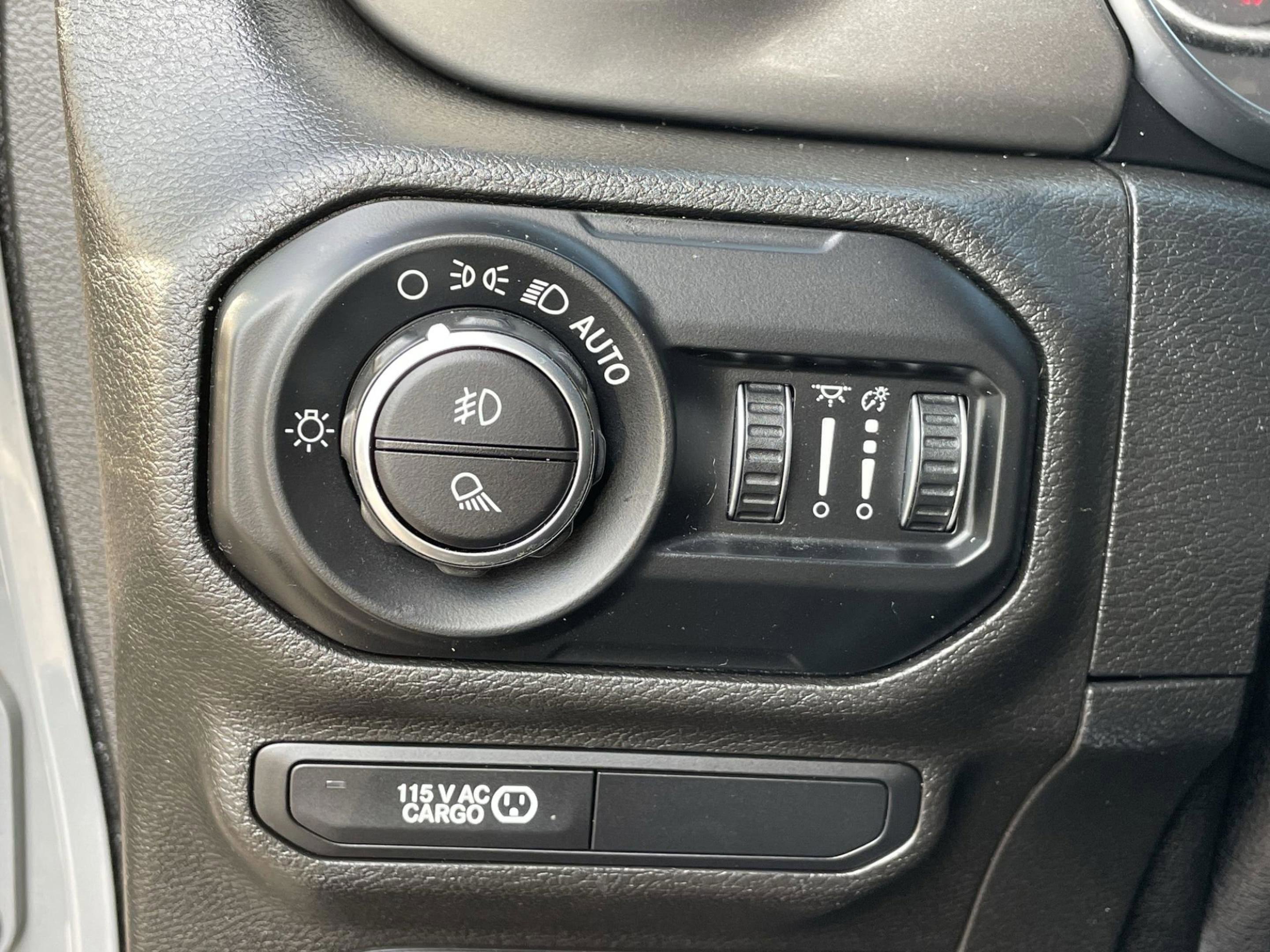 Used 2020 Jeep Gladiator Overland w/ Dual Top Group image 26