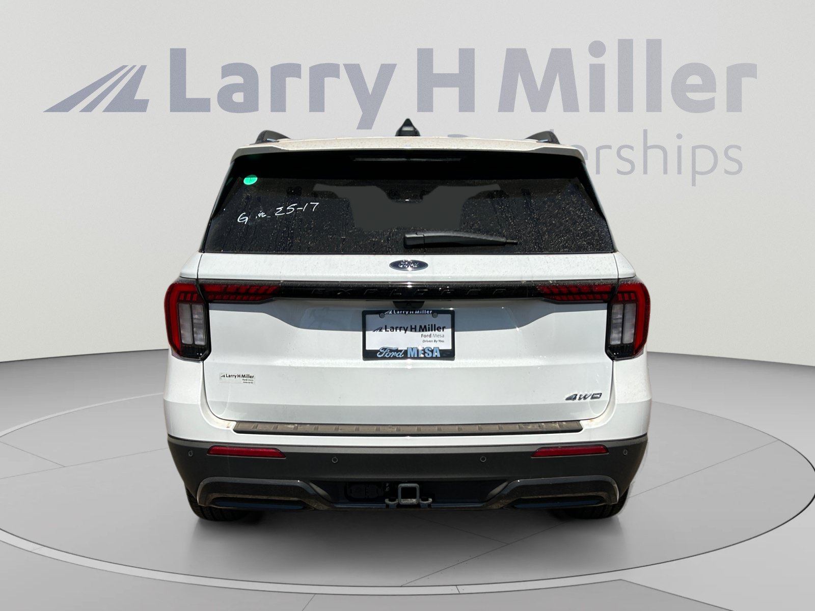 New 2026 Ford Explorer ST-Line w/ ST-Line Street Pack AWD/4WD image 4