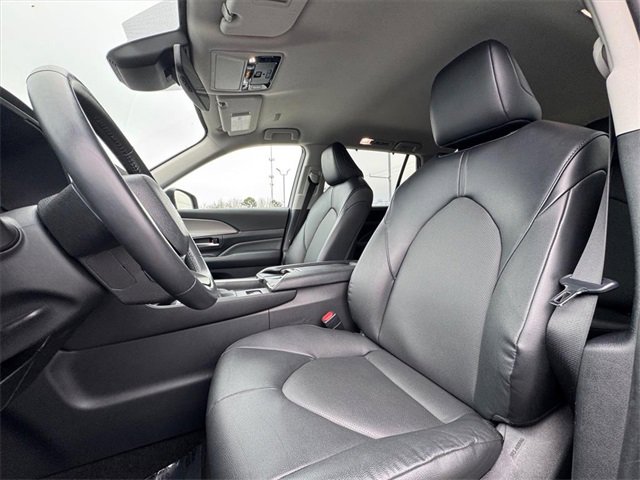 Used 2024 Toyota Grand Highlander XLE image 16
