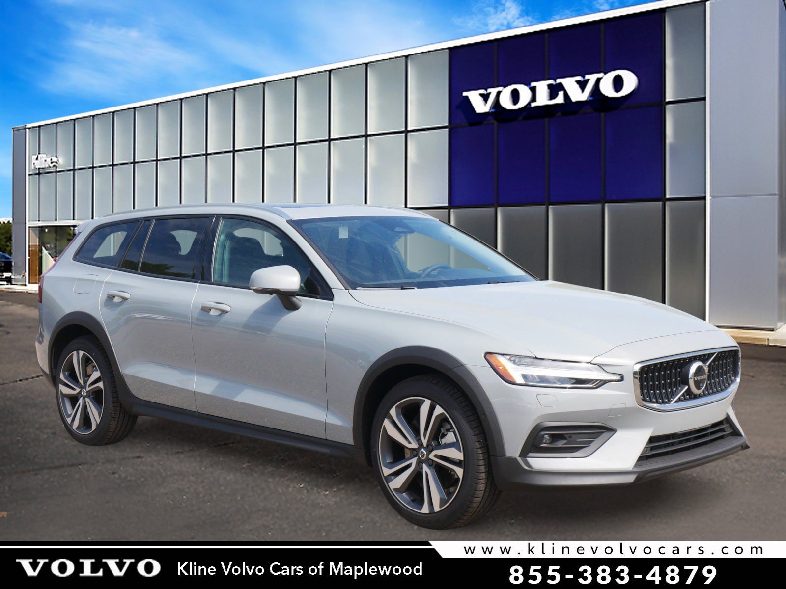 New 2026 Volvo V60 B5 Cross Country Plus w/ Climate Package