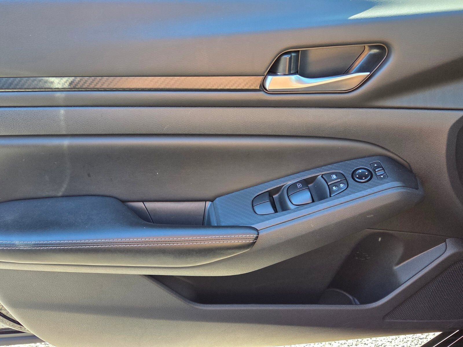 Used 2025 Nissan Altima 2.5 SV image 28