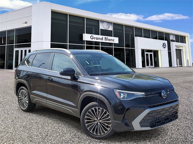 New 2025 Volkswagen Taos SE image 1