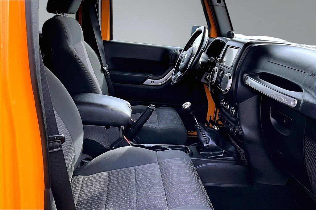 Used 2012 Jeep Wrangler Unlimited Rubicon w/ Dual Top Group image 7