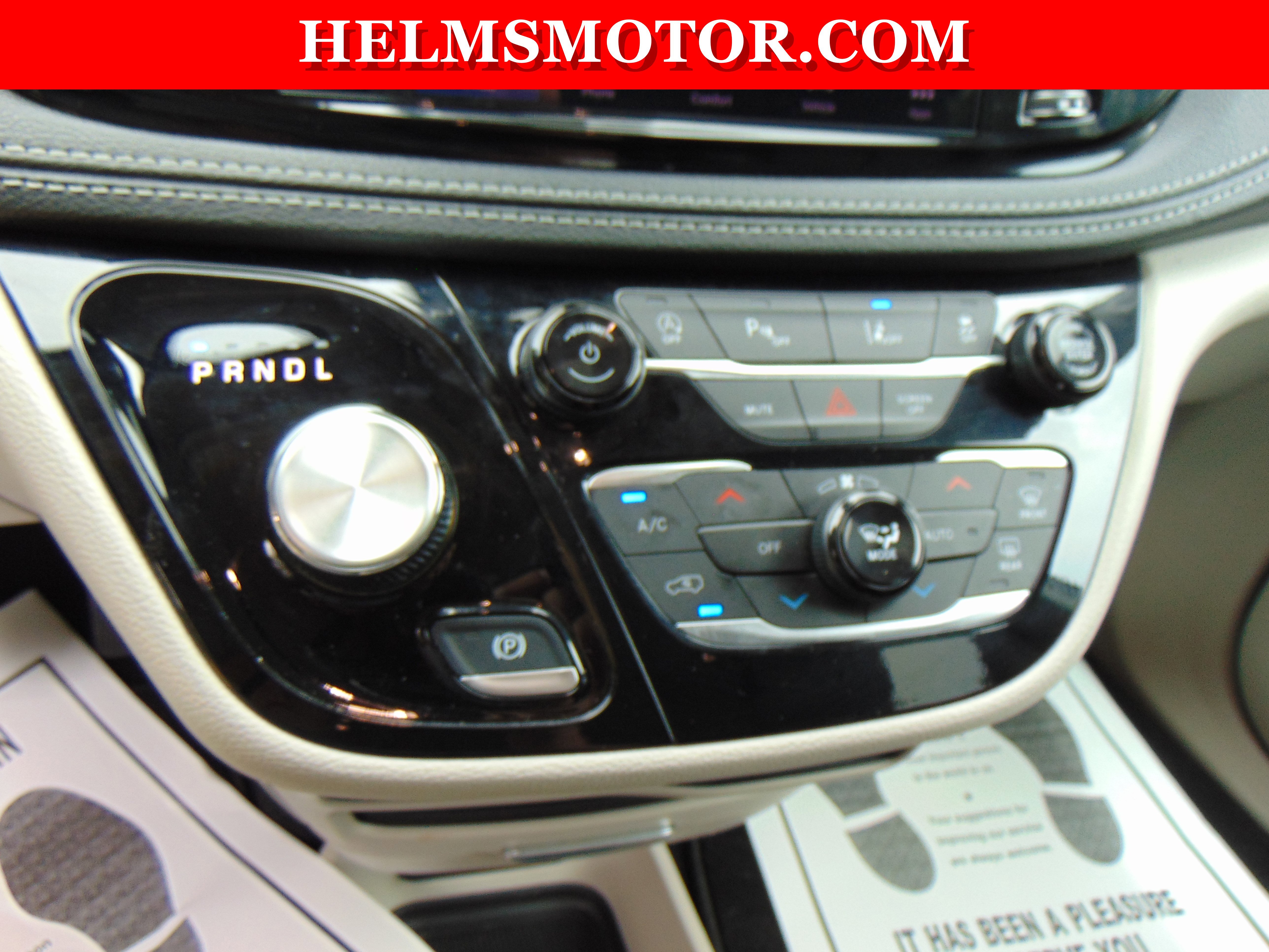 Used 2024 Chrysler Pacifica Touring-L image 24