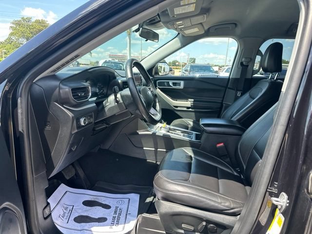 Used 2021 Ford Explorer XLT w/ Equipment Group 202A RWD image 31