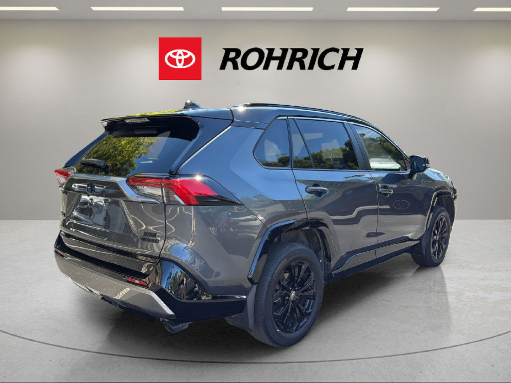 Used 2023 Toyota RAV4 XSE AWD/4WD image 6