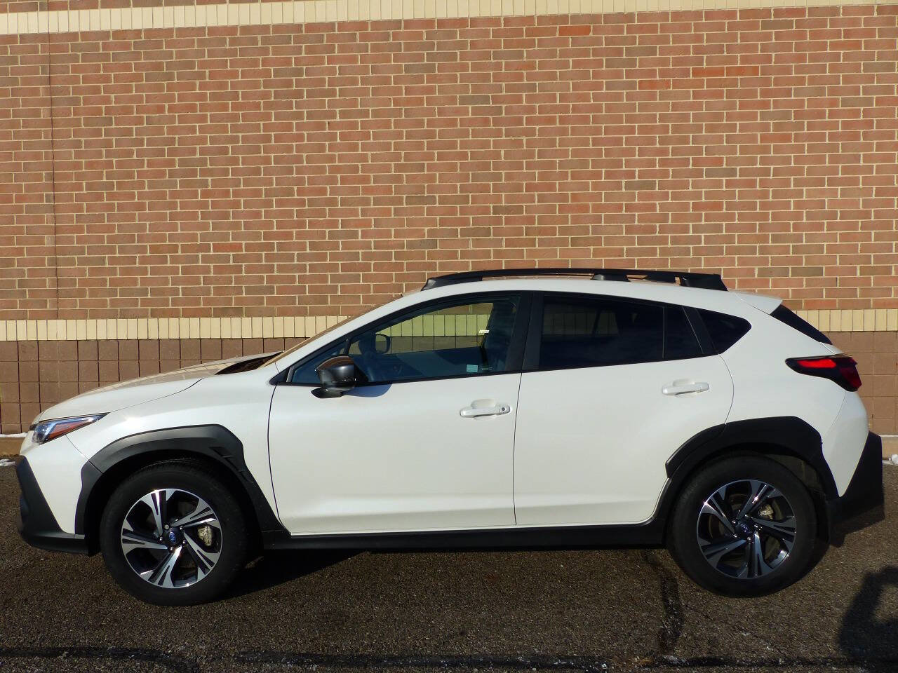 Used 2024 Subaru Crosstrek 2.0i Premium AWD/4WD image 6