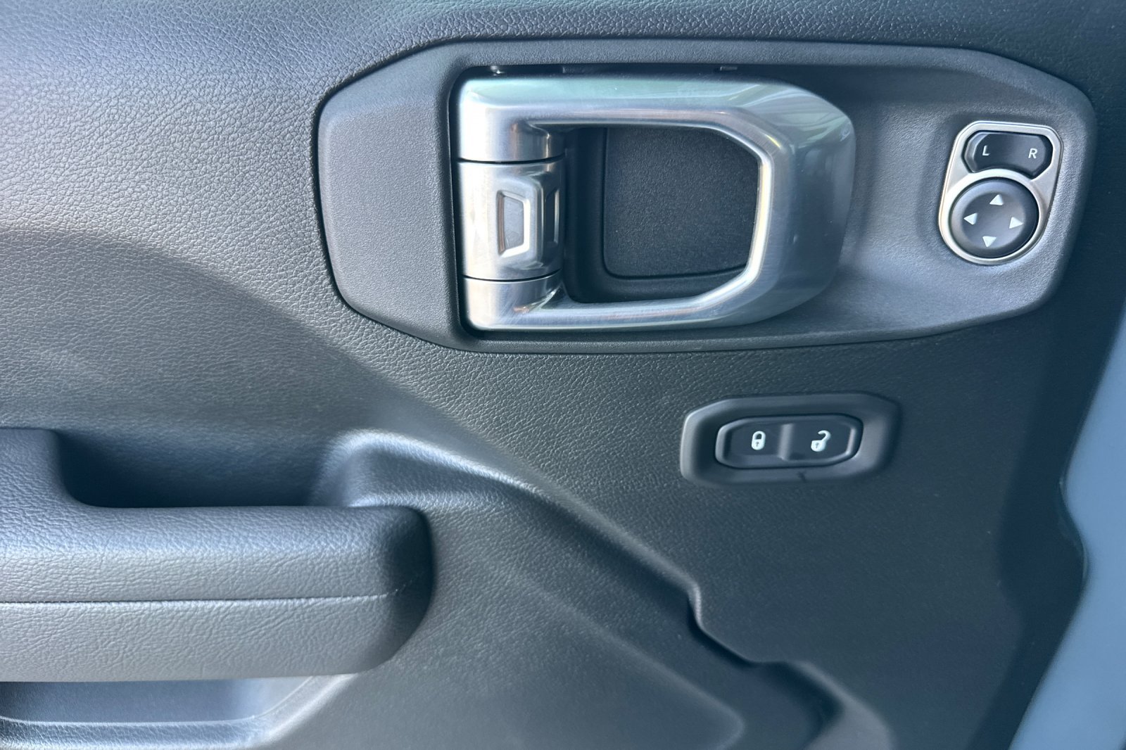 New 2026 Jeep Wrangler Unlimited Sport AWD/4WD image 10