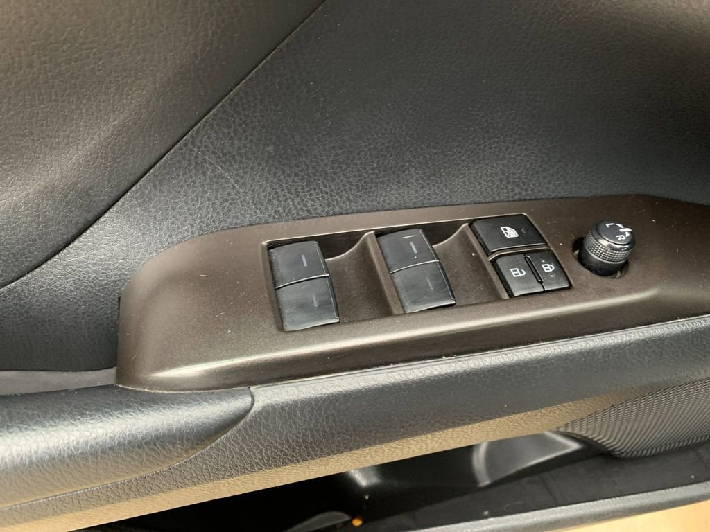 Used 2023 Toyota Camry SE FWD image 13