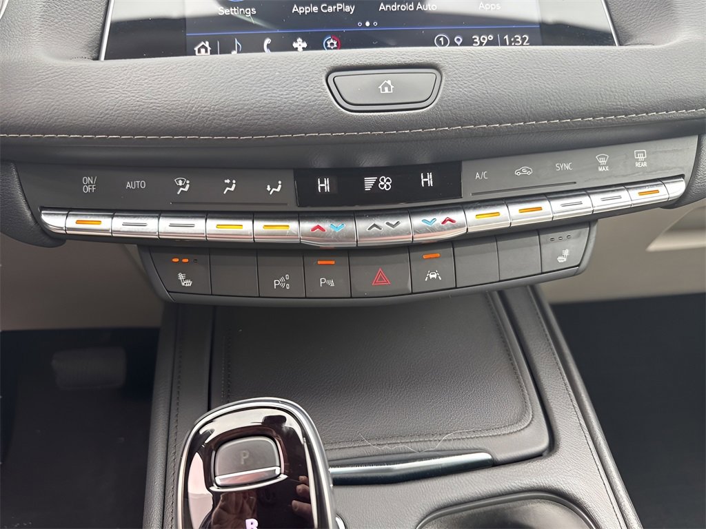 Certified 2022 Cadillac XT4 Premium Luxury w/ Enhanced Visibility Package image 24