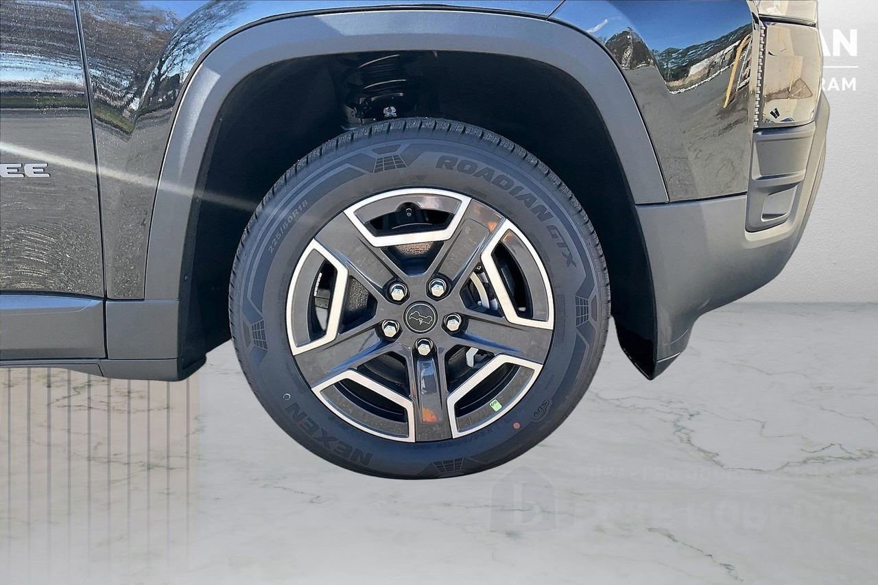 New 2026 Jeep Cherokee Limited image 32