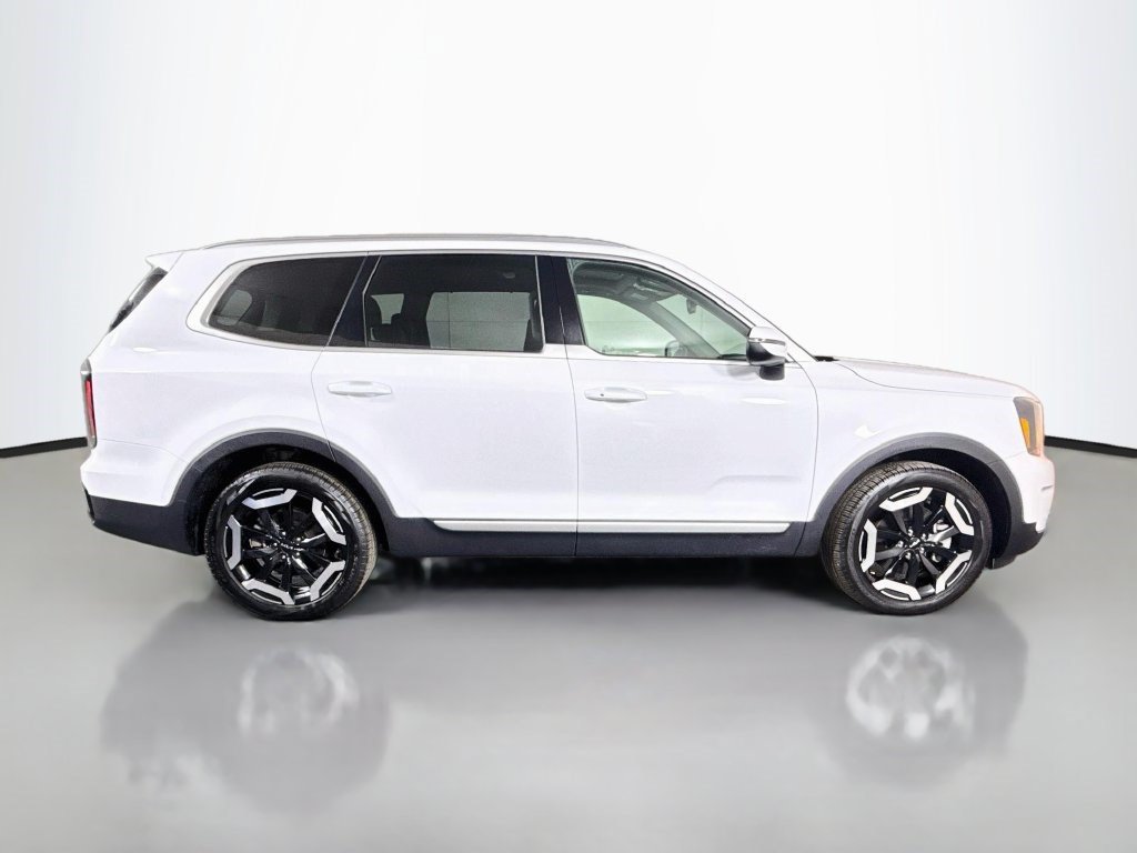 Used 2024 Kia Telluride EX FWD image 11