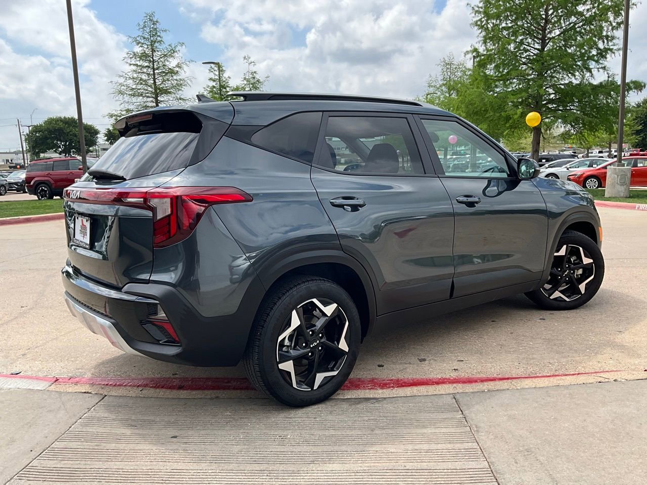 Used 2025 Kia Seltos S FWD image 6