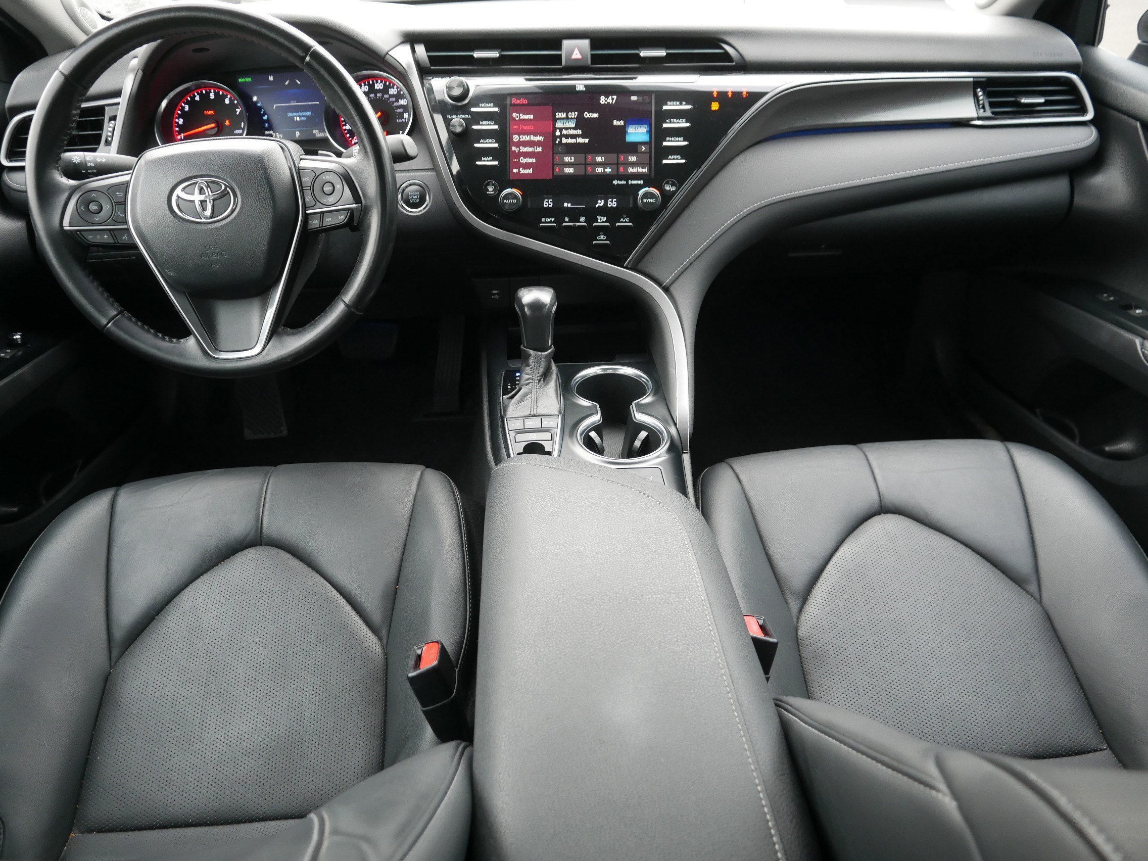 Used 2019 Toyota Camry XSE FWD image 10