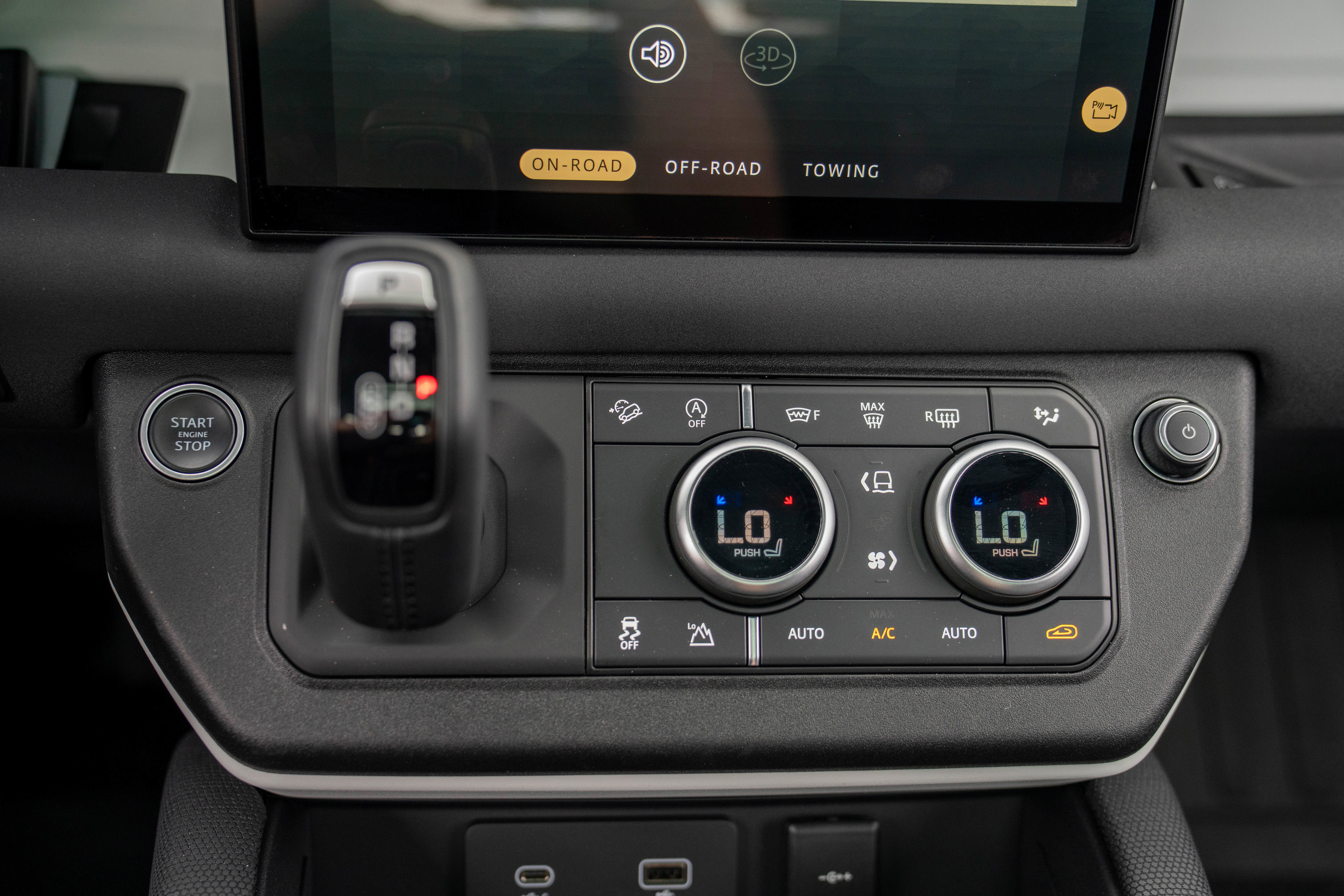 Used 2022 Land Rover Defender 90 X-Dynamic S image 24