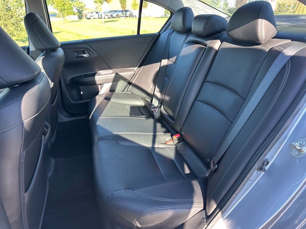 Used 2016 Honda Accord Touring image 14
