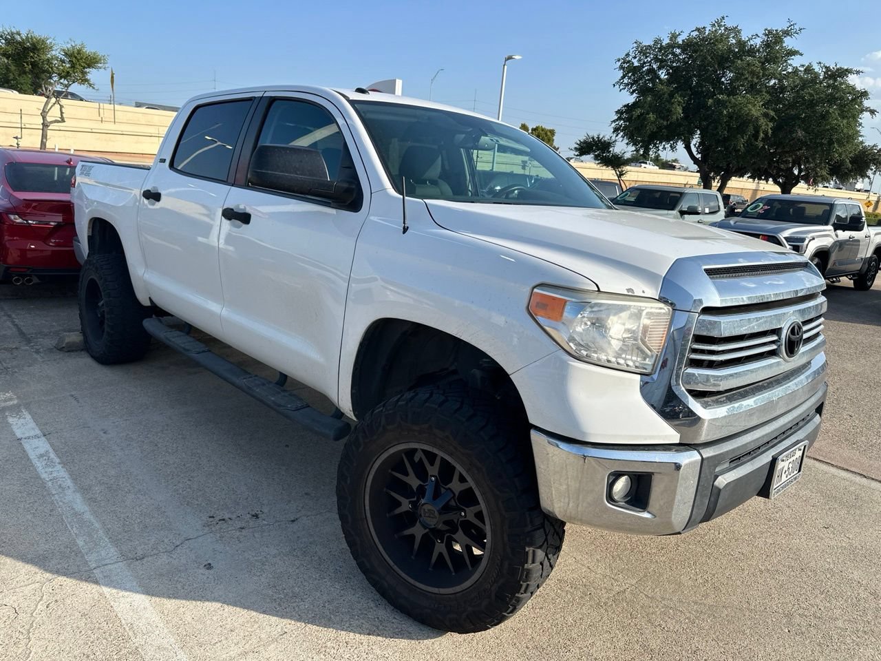 Used 2017 Toyota Tundra SR5 w/ SR5 Upgrade Package RWD image 2