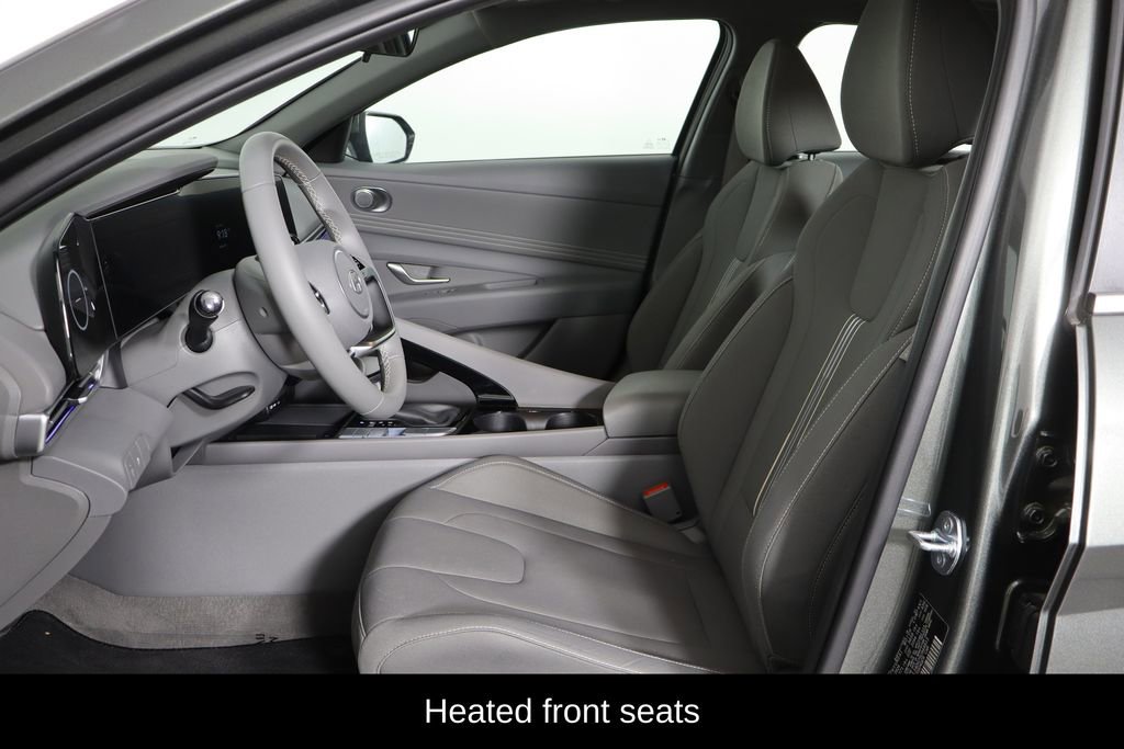 Used 2025 Hyundai Elantra SEL image 16