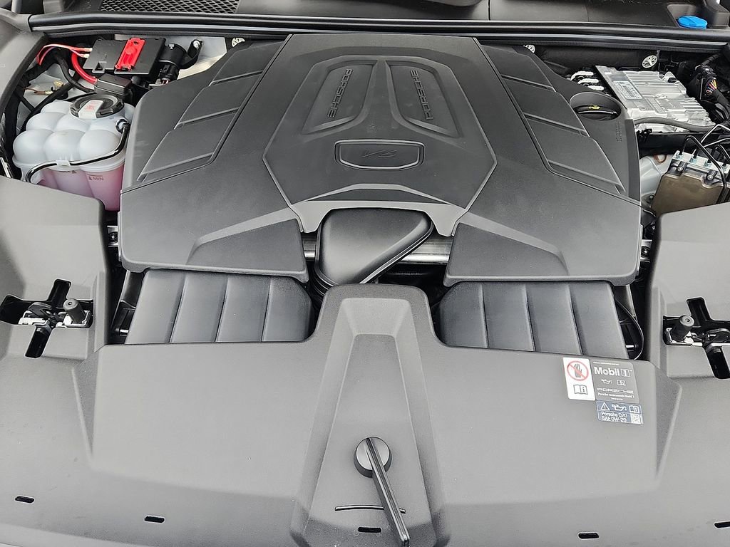 New 2026 Porsche Cayenne Coupe image 23