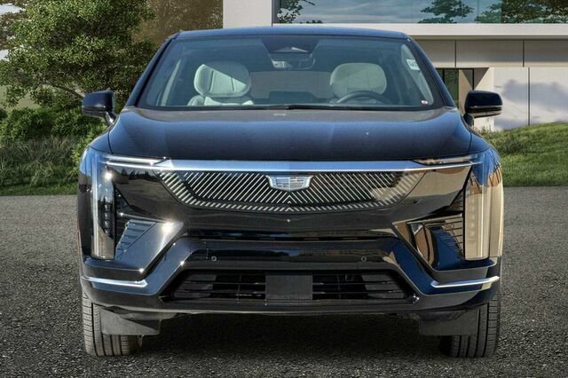 New 2027 Cadillac Optiq Luxury w/ LPO, Floor Liner Package AWD/4WD image 9