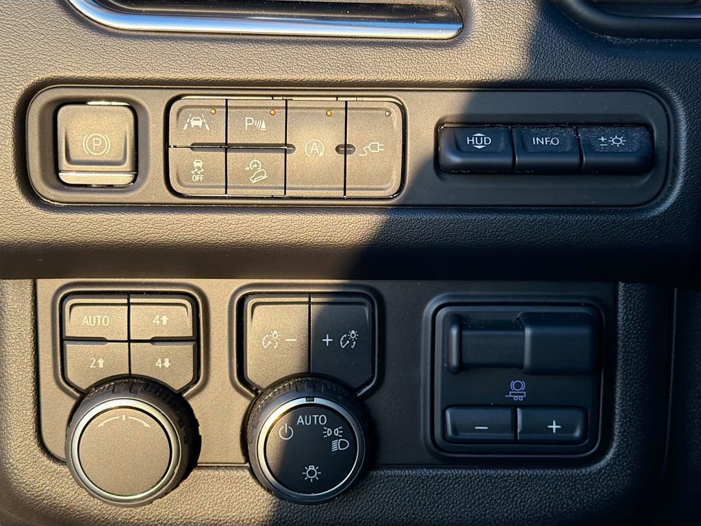 Used 2021 Chevrolet Tahoe Premier w/ Premium Package image 35